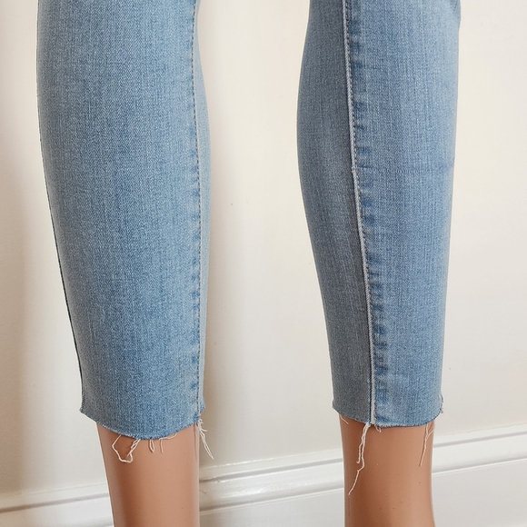 LEVIS JEANS LIGHT WASH DENIM DISTRESSED 720 HIGH RISE SKINNY - Picture 5 of 11